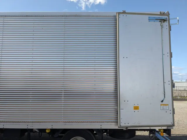 いすゞ エルフ 2RG-NNR88AN(2WD)の写真19