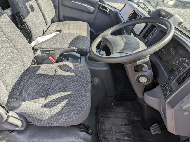 いすゞ エルフ 2RG-NNR88AN(2WD)の写真27