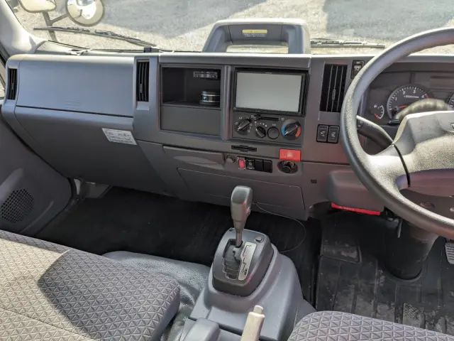 いすゞ エルフ 2RG-NNR88AN(2WD)の写真28