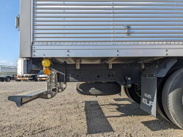 いすゞ エルフ 2RG-NNR88AN(2WD)の写真31