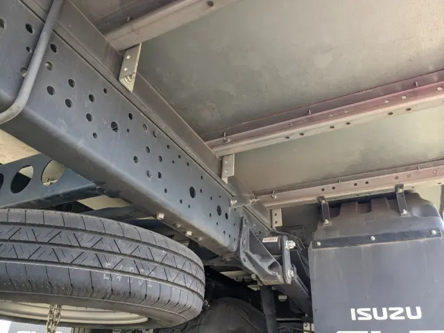 いすゞ エルフ 2RG-NNR88AN(2WD)の写真33