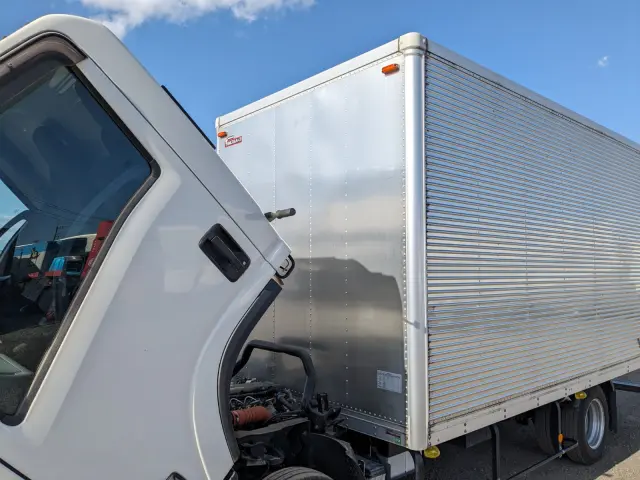 いすゞ エルフ 2RG-NNR88AN(2WD)の写真39