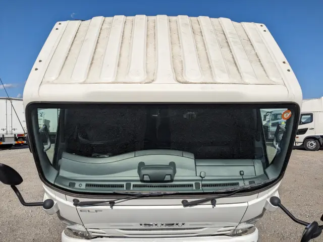 いすゞ エルフ 2RG-NNR88AN(2WD)の写真40