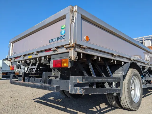 三菱 キャンター 2RG-FEAV0(2WD)の写真6