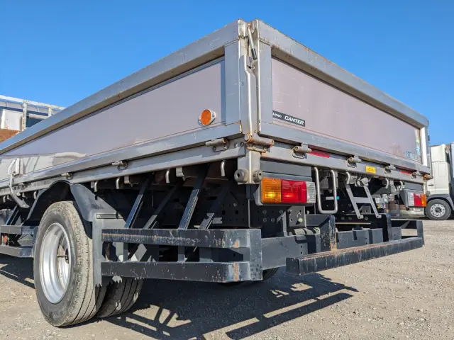 三菱 キャンター 2RG-FEAV0(2WD)の写真7