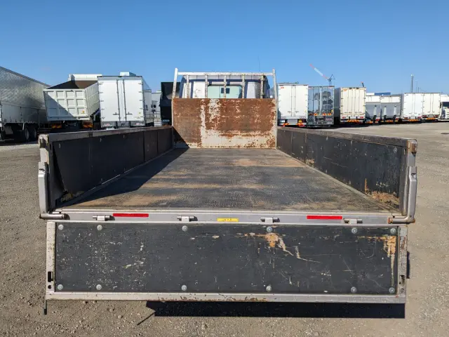 三菱 キャンター 2RG-FEAV0(2WD)の写真8