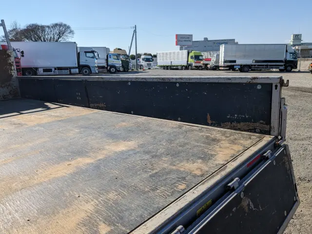 三菱 キャンター 2RG-FEAV0(2WD)の写真16