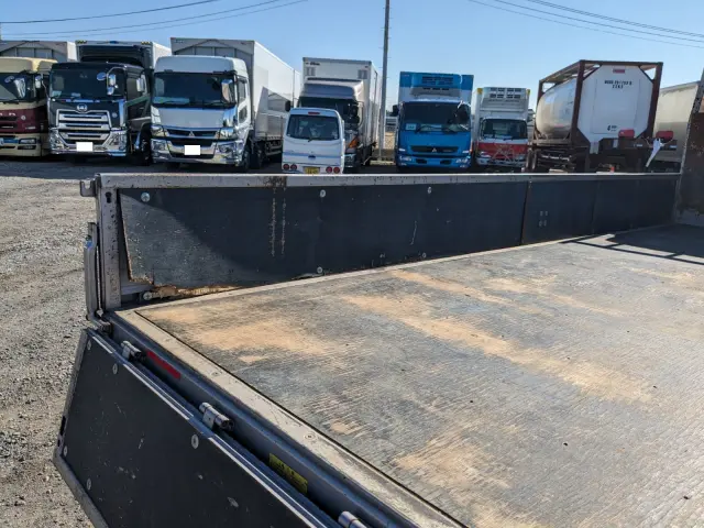 三菱 キャンター 2RG-FEAV0(2WD)の写真17