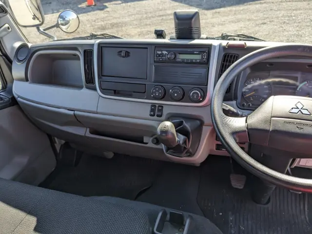 三菱 キャンター 2RG-FEAV0(2WD)の写真28