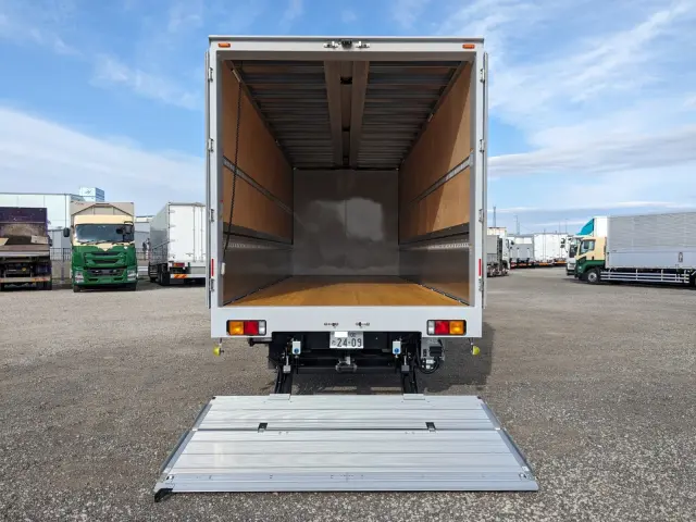 三菱 ファイター 2KG-FK65F(2WD)の写真9