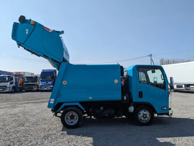 いすゞ エルフ TPG-NMR85AN(2WD)の写真23