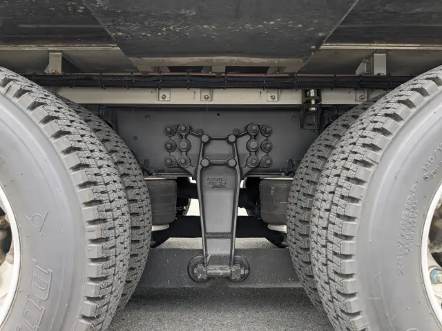 いすゞ ギガ 2PG-CYY77DU(6x4)の写真10