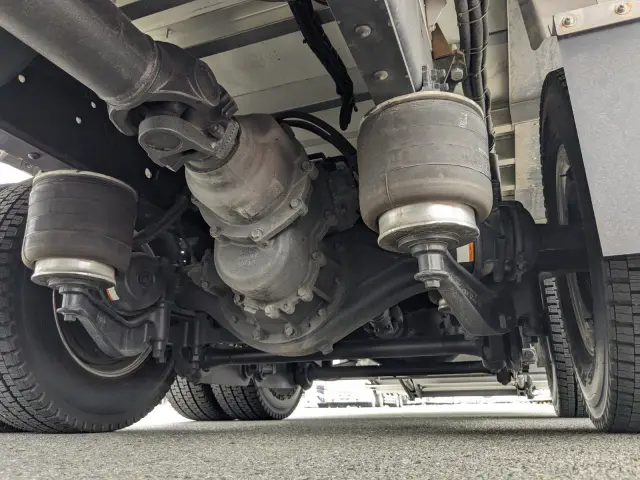 いすゞ ギガ 2PG-CYY77DU(6x4)の写真11