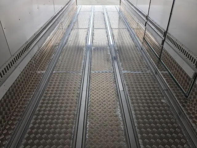 いすゞ ギガ 2PG-CYY77DU(6x4)の写真29