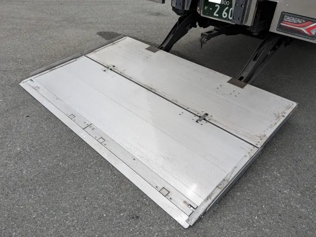 いすゞ ギガ 2PG-CYY77DU(6x4)の写真39