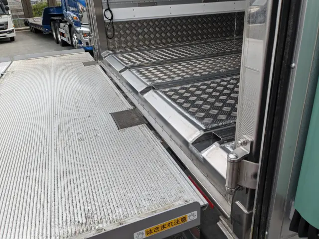 いすゞ ギガ 2PG-CYY77DU(6x4)の写真40