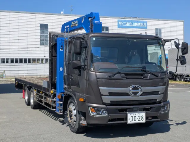 日野 レンジャー 2KG-GK2ABA(6x4)の写真2