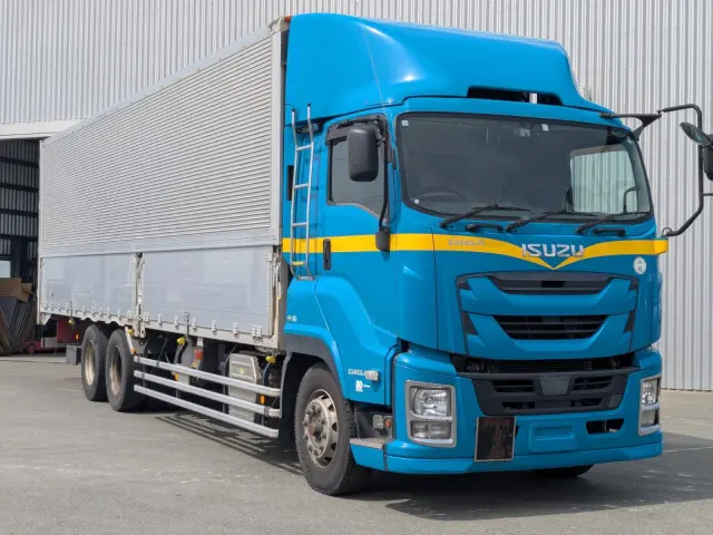 いすゞ ギガ QKG-CYL77B(6x2)の写真2