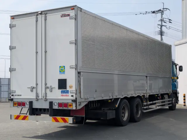 いすゞ ギガ QKG-CYL77B(6x2)の写真4