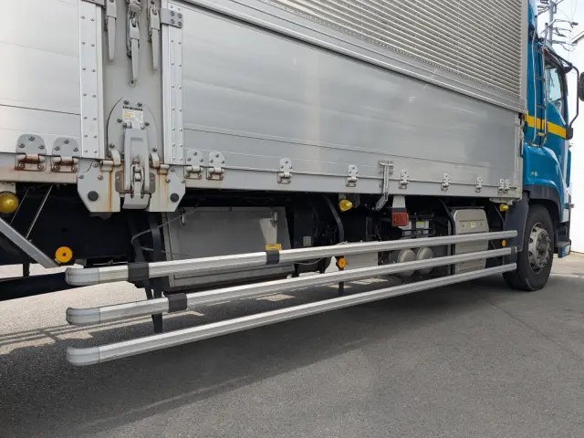 いすゞ ギガ QKG-CYL77B(6x2)の写真13