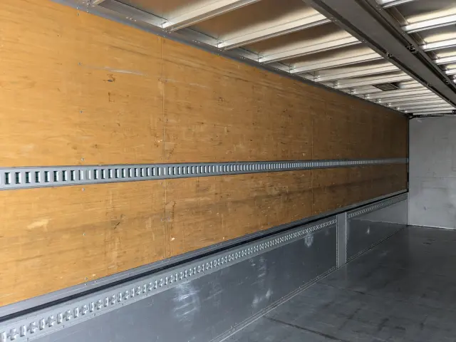 いすゞ ギガ QKG-CYL77B(6x2)の写真23