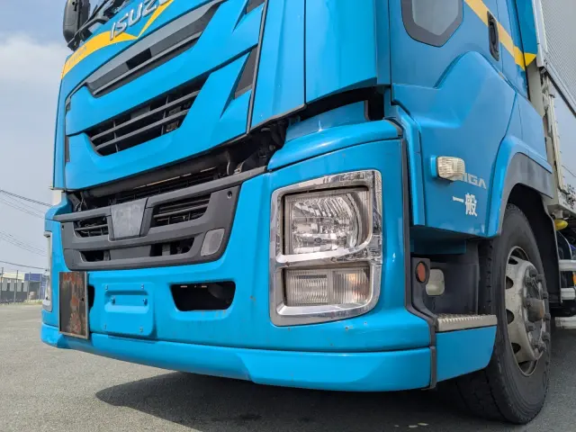 いすゞ ギガ QKG-CYL77B(6x2)の写真26