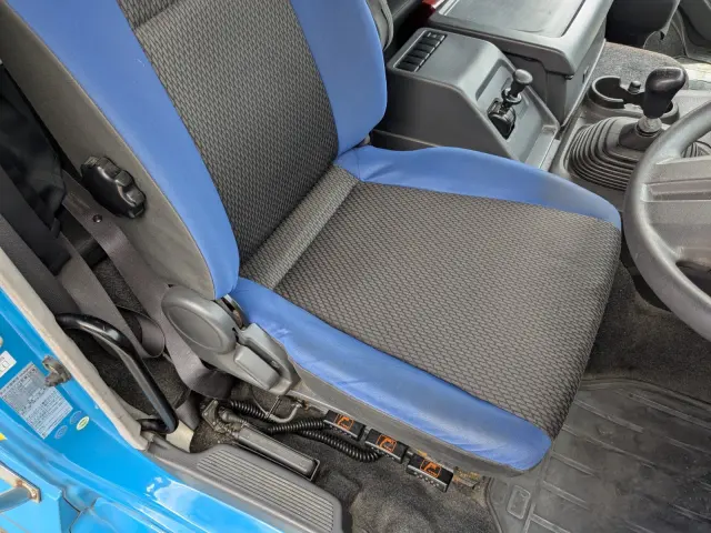 いすゞ ギガ QKG-CYL77B(6x2)の写真35