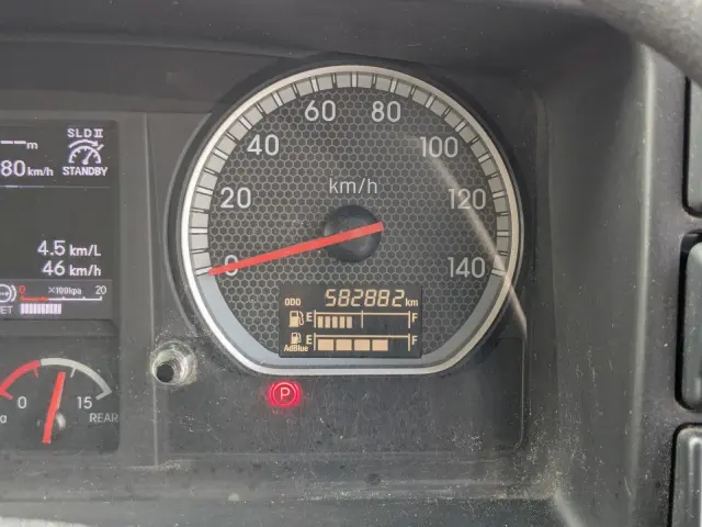 いすゞ ギガ QKG-CYL77B(6x2)の写真36