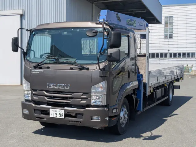 いすゞ フォワード TKG-FRR90S2(2WD)の写真1