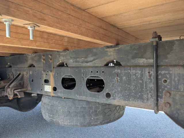 いすゞ フォワード TKG-FRR90S2(2WD)の写真9