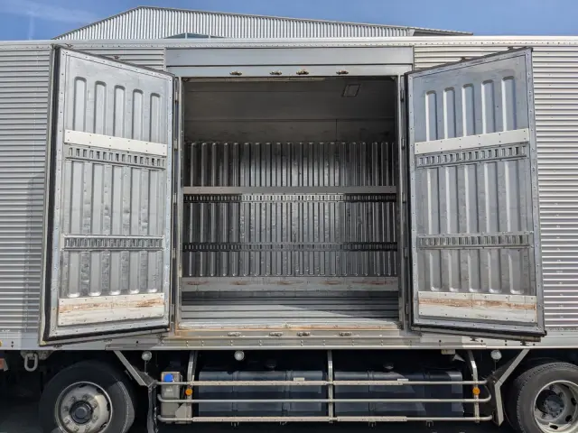 ＵＤ クオン QKG-CG5ZA(8x4)の写真17