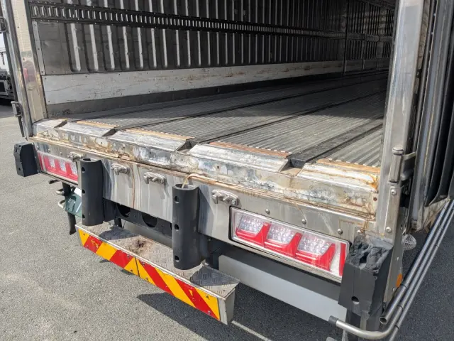 ＵＤ クオン QKG-CG5ZA(8x4)の写真23