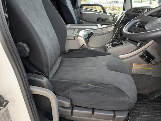 ＵＤ クオン QKG-CG5ZA(8x4)の写真38