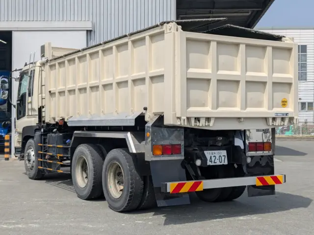 いすゞ ギガ QKG-CXZ77AT(6x4)の写真4