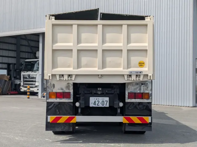 いすゞ ギガ QKG-CXZ77AT(6x4)の写真8