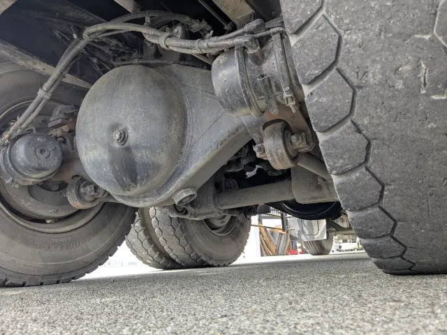 いすゞ ギガ QKG-CXZ77AT(6x4)の写真14