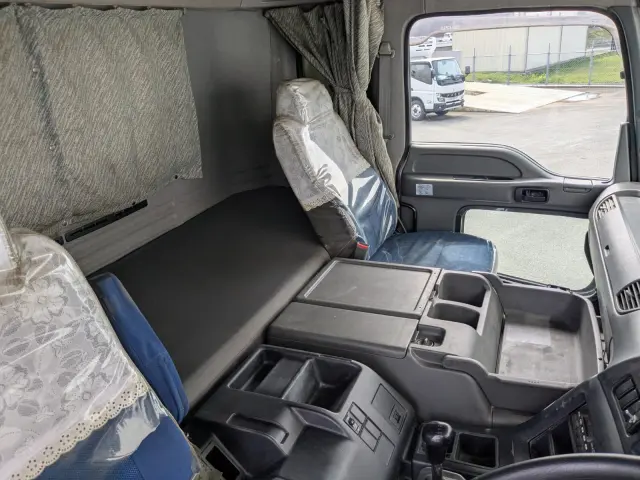 いすゞ ギガ QKG-CXZ77AT(6x4)の写真26