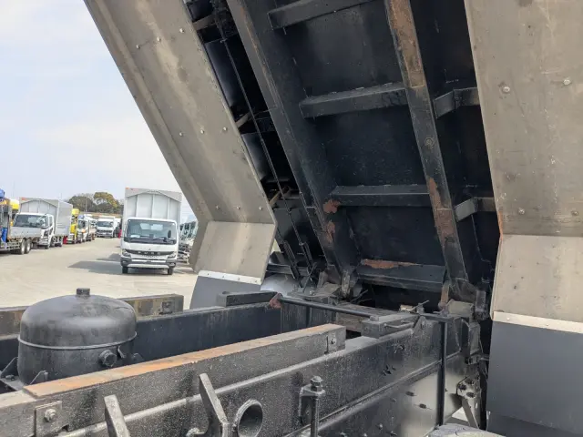 いすゞ ギガ QKG-CXZ77AT(6x4)の写真29