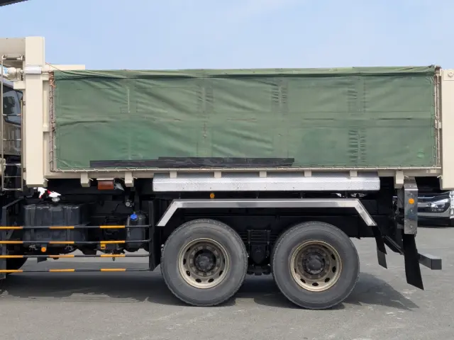 いすゞ ギガ QKG-CXZ77AT(6x4)の写真33