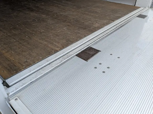 日野 レンジャー 2KG-FD2ABG(2WD)の写真12