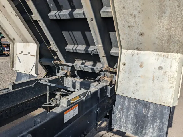 日野 プロフィア 2DG-FA1AGA(6x4)の写真33