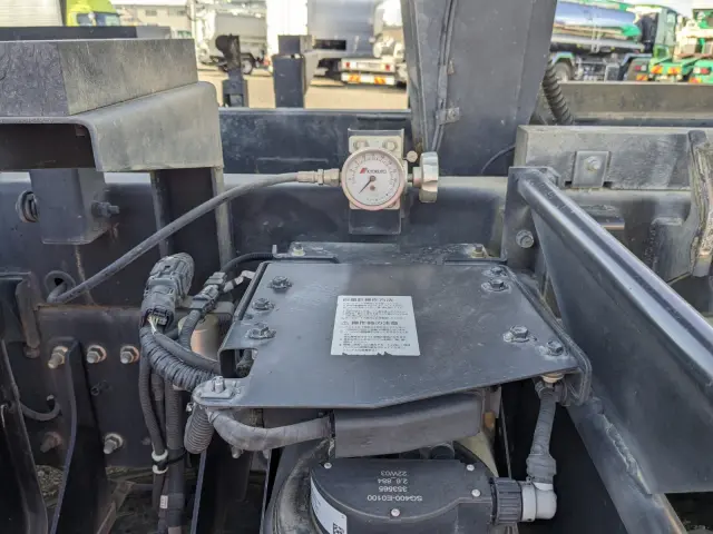 日野 プロフィア 2DG-FA1AGA(6x4)の写真35