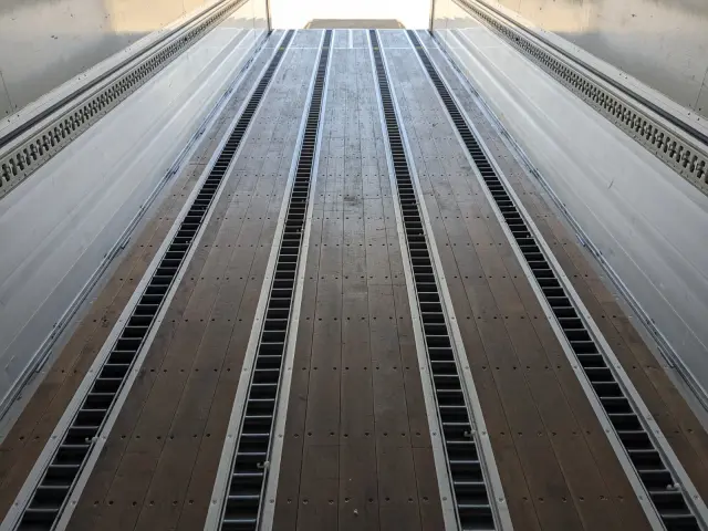 UD クオン 2PG-CG5CA(8x4)の写真16