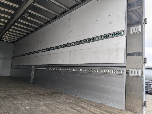 日野 プロフィア 2DG-FW1EHG(8x4)の写真17