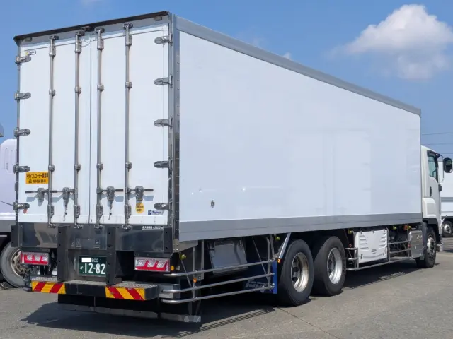 いすゞ ギガ 2PG -CYL77C(6x2)の写真3