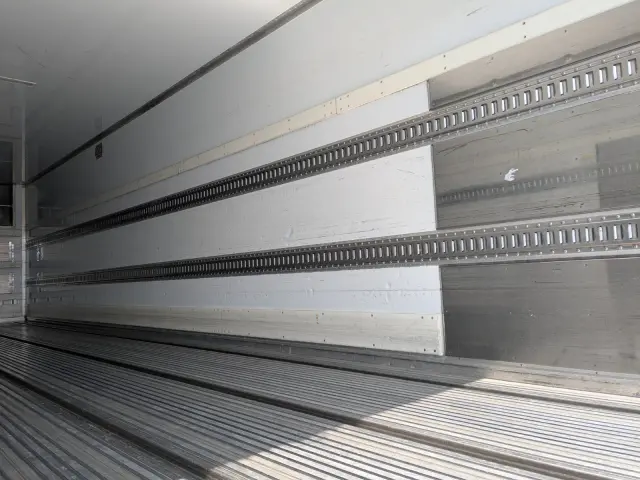 いすゞ ギガ 2PG -CYL77C(6x2)の写真11