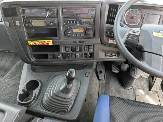 いすゞ ギガ 2PG -CYL77C(6x2)の写真27