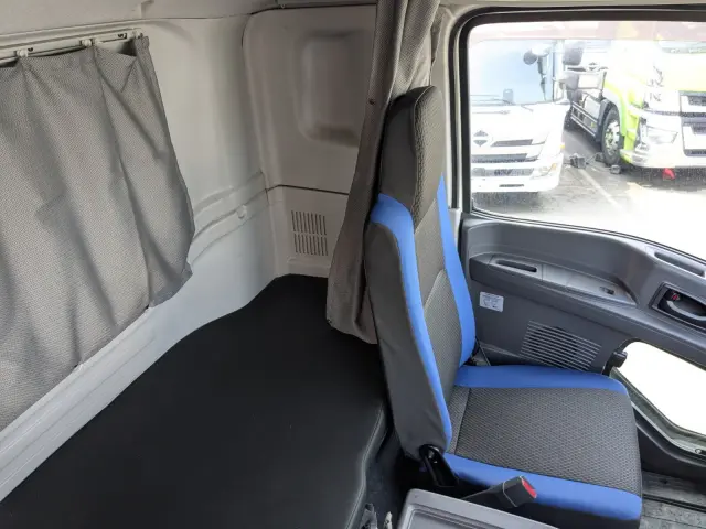 いすゞ ギガ 2PG -CYL77C(6x2)の写真28