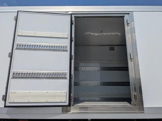 いすゞ ギガ 2PG -CYL77C(6x2)の写真29