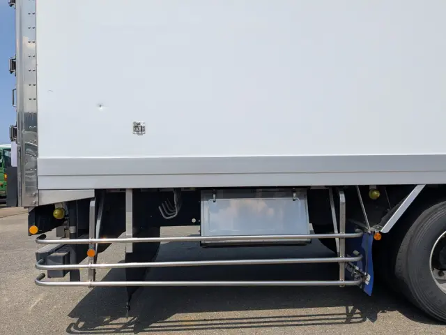 いすゞ ギガ 2PG -CYL77C(6x2)の写真30